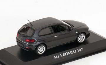 Alfa romeo 147   2005   black metallic 1