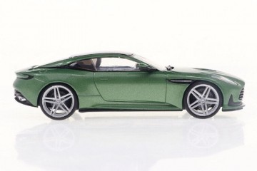Aston martin db12 23 groen 4