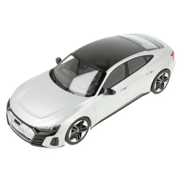 Audi rs e tron gt 2021 zilver 2