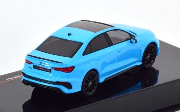 Audi rs3 limousine 2022 lichtblauw 2