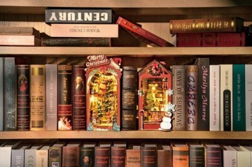 Book nook christmas street 2