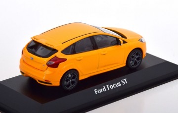 Ford focus st   2011   orange metallic 1