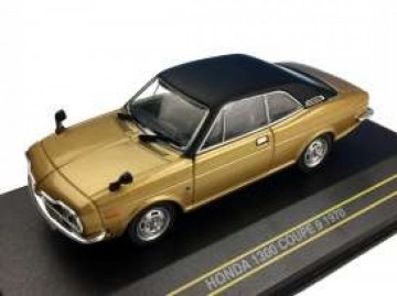 Honda 1300 coupe 9 1970 goud