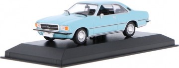 Opel rekord d coupe 1975 licht blauw 1