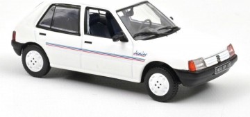 Peugeot 205 junior 1988 wit 1