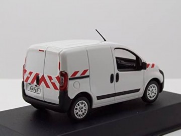 Peugeot bipper 2009 white with red striping 2