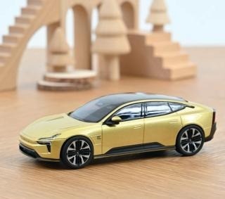 Polestar 5 2025 goud