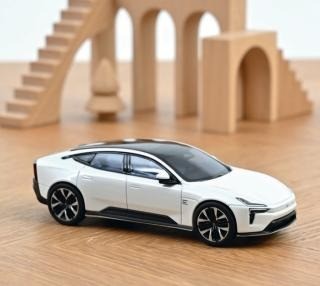 Polestar 5 2025 snow wit