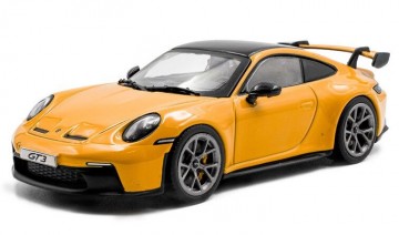Porsche 911 992 gt3 2023 geel 1