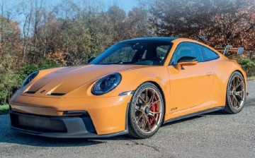 Porsche 911 gt3 2021 bahama yellow 1