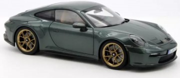 Porsche 911 gt3 with touring package 2021 malachite green met 1 18