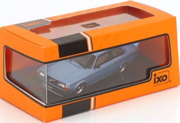 Volvo 240 turbo custom 1983 lichtblauw 3